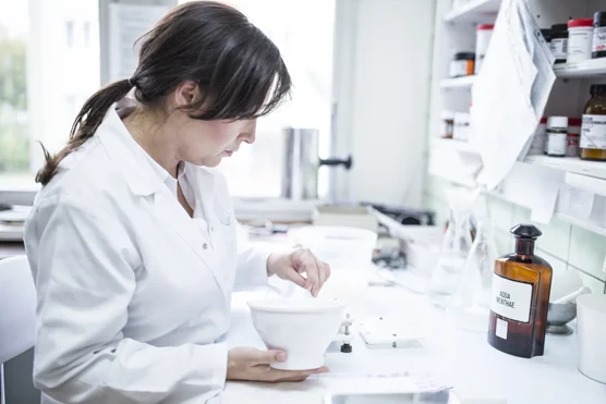 Préparateur / Préparatrice en pharmacie